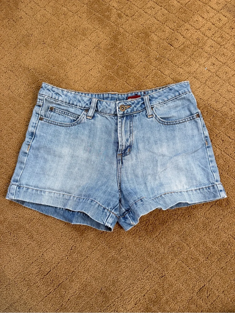 BONGO Mid Rise Medium Wash Denim Shorts Women’s Size 7
